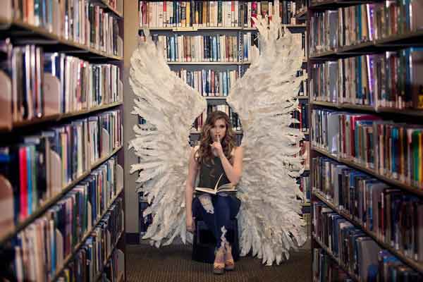 Winged Wordsmiths: Franklin's Finest Senior Photo Shoots for Bookish Beauties